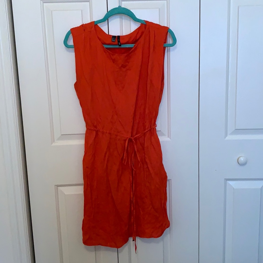 Orange-red sleeveless dress